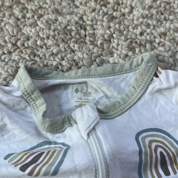 Kyte baby onesie - Picture 3 of 3
